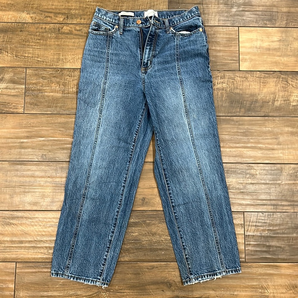 Universal Thread Womens Straight Leg Jeans in Medium Blue Wash